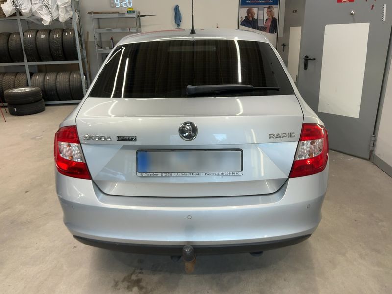 Skoda Rapid 1.2 TSI Ambition — zdjęcie 5