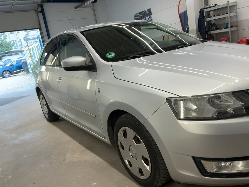 Skoda Rapid 1.2 TSI Ambition — zdjęcie 8