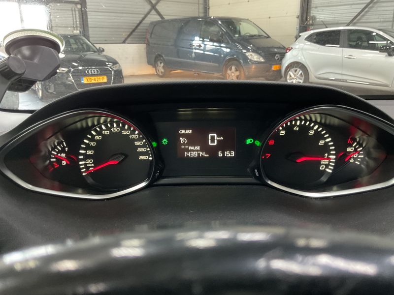 Peugeot 308 1.2 PureTech Access Business 2017 – снимка 4