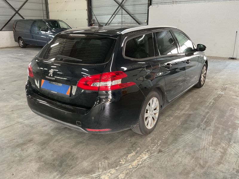 Peugeot 308 1.2 PureTech Access Business 2017 – снимка 2