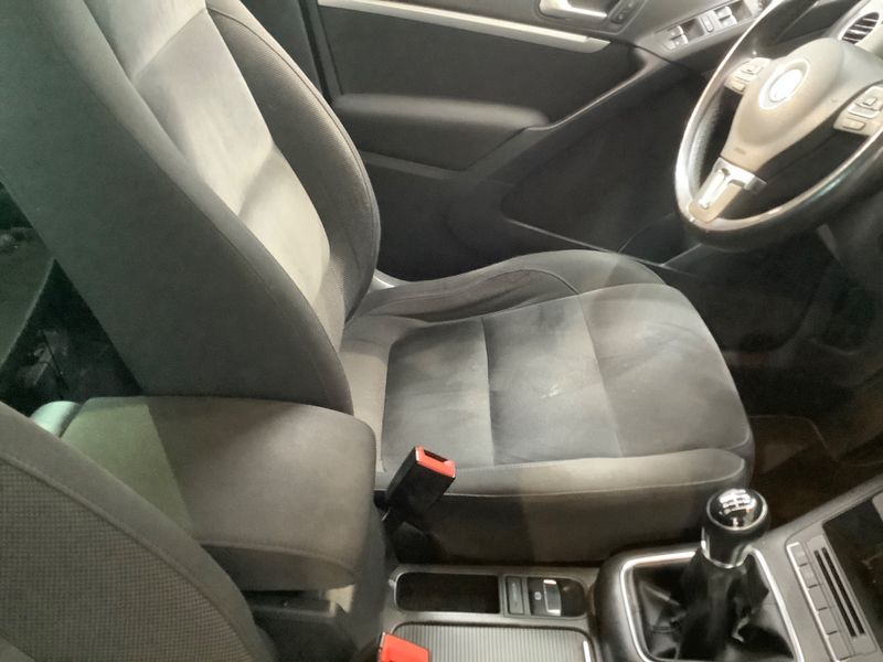Volkswagen Tiguan 2.0 TDI Sport & Style BlueMotion Tech 2012 – снимка 25
