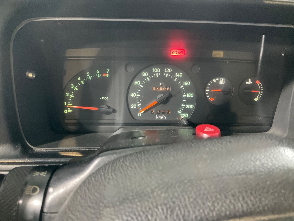 Ford Orion 1989 — photo 5
