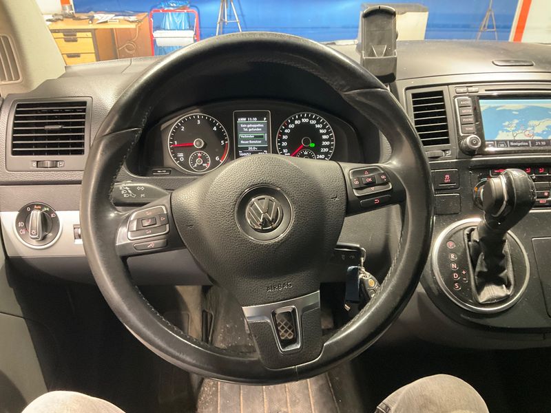 Volkswagen T5 Multivan 2.0 TDI Highline 4Motion 2013 – снимка 17