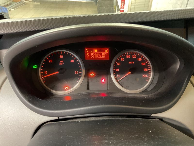 Opel Vivaro 2.0 CDTI Kasten L1H1 2,7t 2014 – снимка 23
