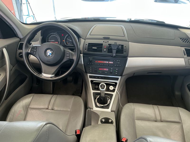 BMW X3 2.0d — zdjęcie 12