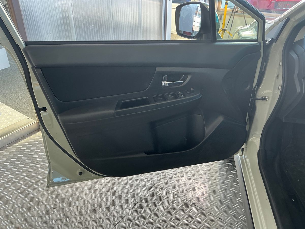 Subaru XV 2015 — photo 31