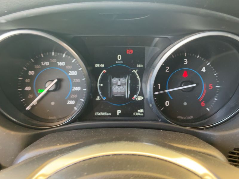 Jaguar XE 20d R-Sport — zdjęcie 13