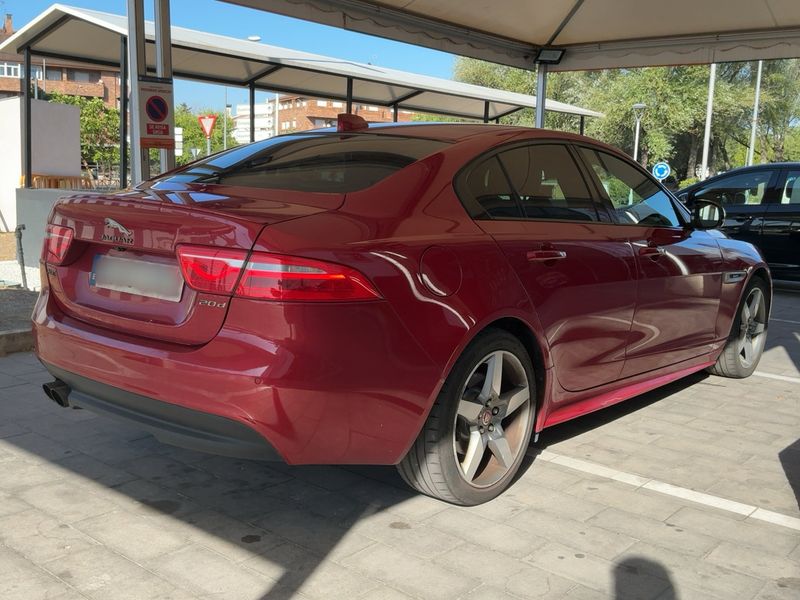 Jaguar XE 20d R-Sport — zdjęcie 6