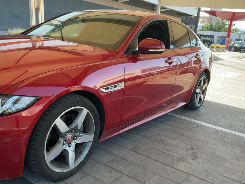 Jaguar XE 20d R-Sport — zdjęcie 2