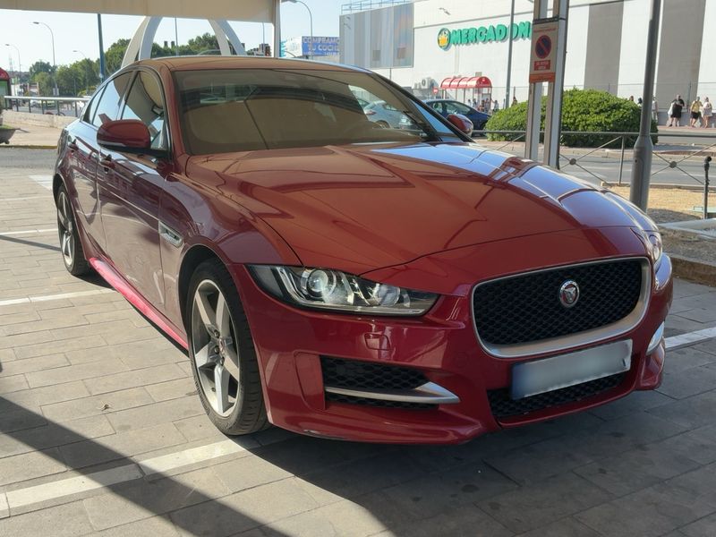 Jaguar XE 20d R-Sport — zdjęcie 8