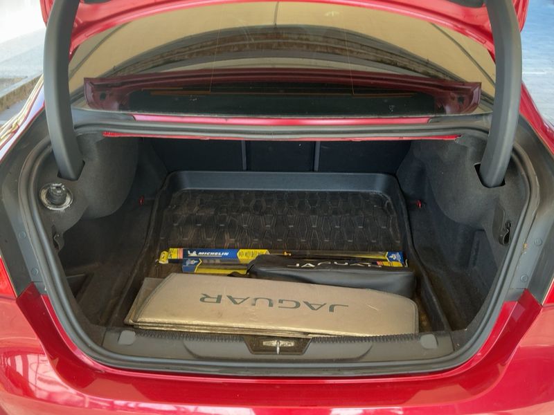 Jaguar XE 20d R-Sport — zdjęcie 10