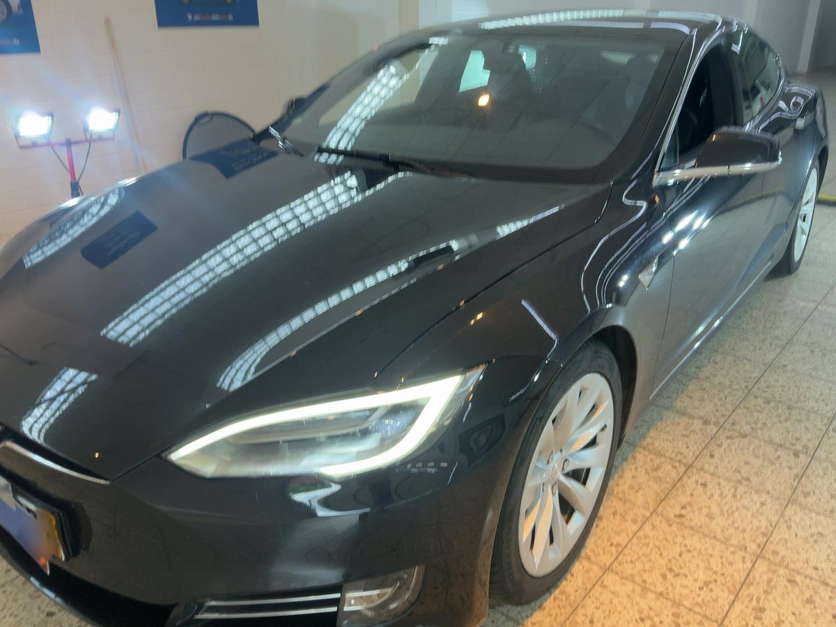 Tesla Model 2017