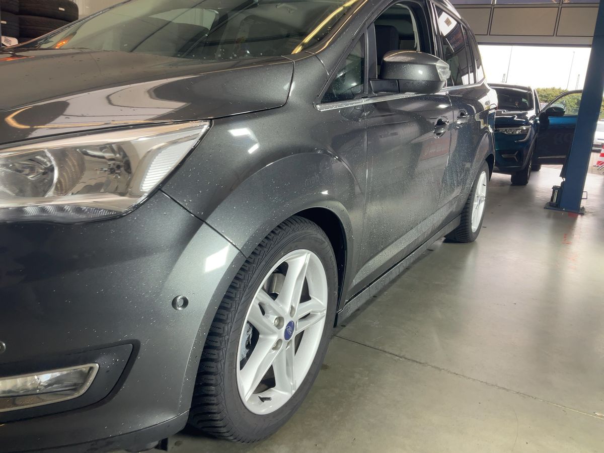 Ford Grand d'occasion