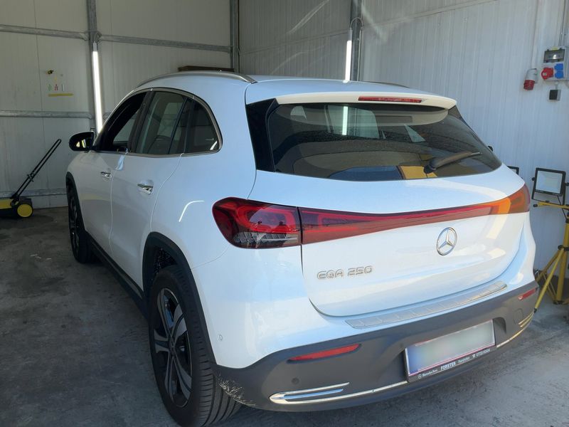 Mercedes-Benz EQA 250 Electric Art — zdjęcie 3