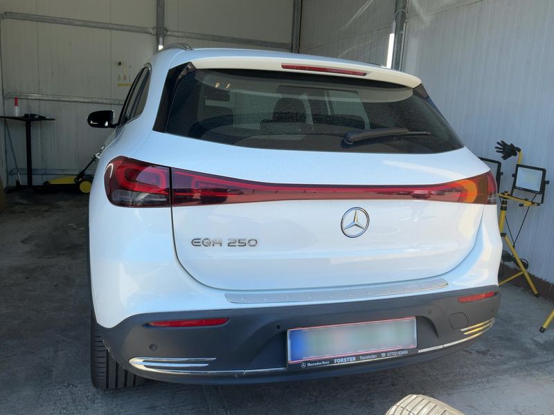 Mercedes-Benz EQA 250 Electric Art — zdjęcie 5