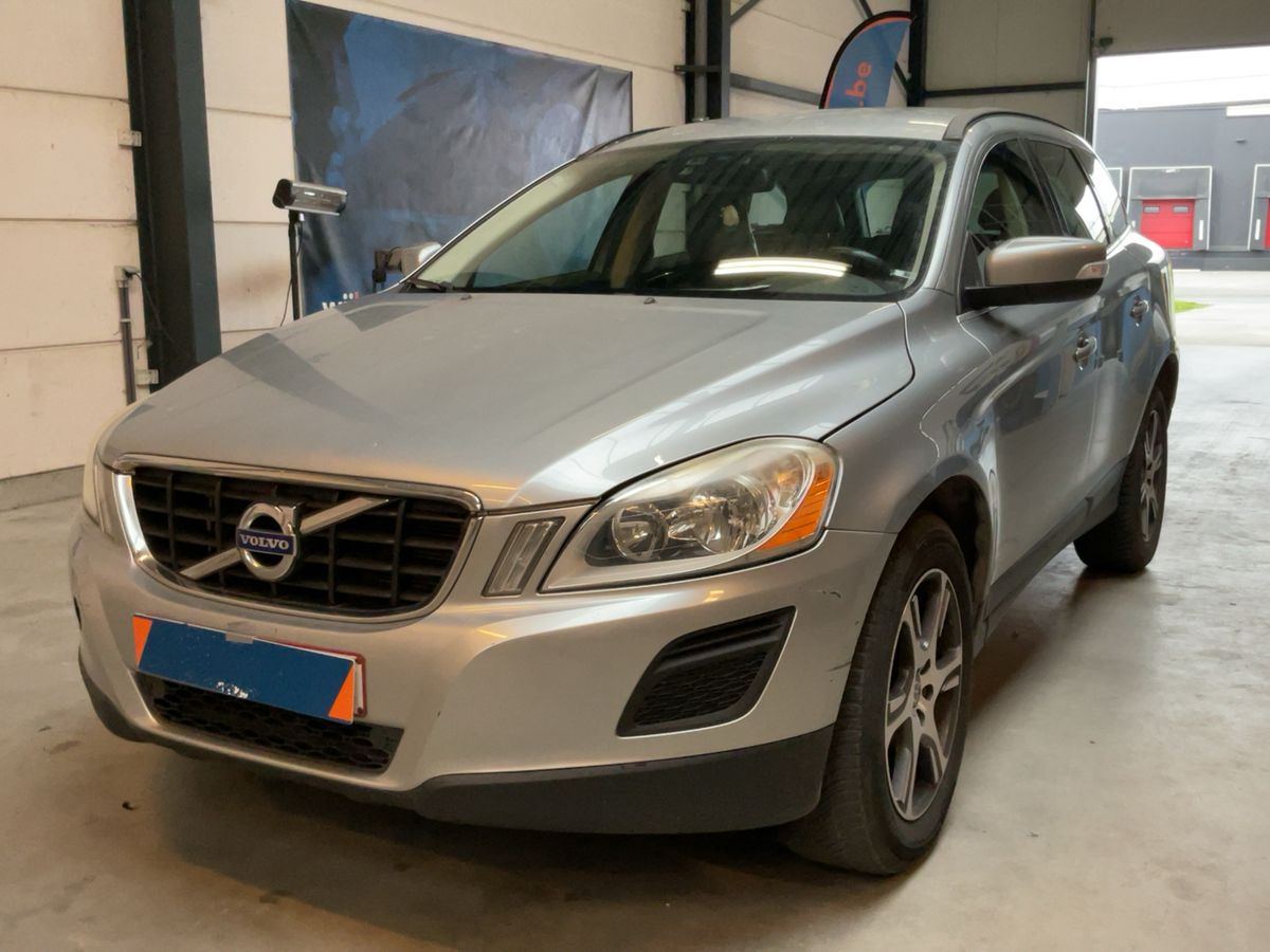 Volvo XC60 2.4 D4 Momentum AWD
