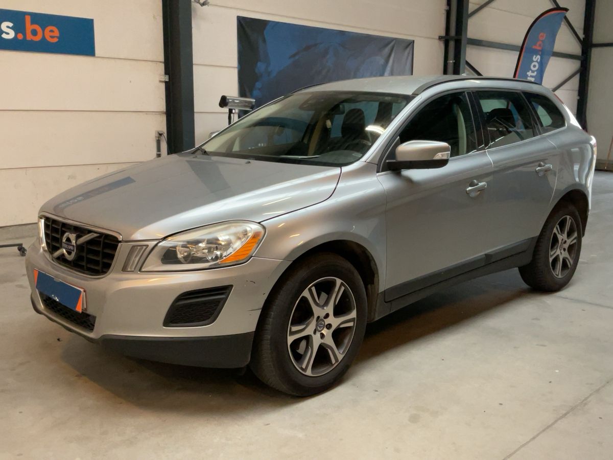 Volvo XC60 2.4 D4 Momentum AWD