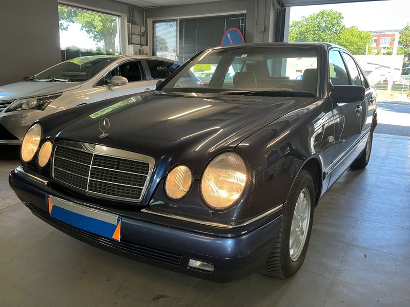 Mercedes-Benz E-Klasse E 220 Diesel Elegance
