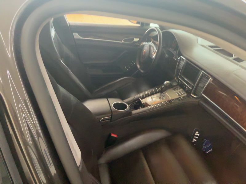 Porsche Panamera Turbo — zdjęcie 11
