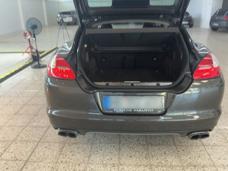 Porsche Panamera Turbo — zdjęcie 5