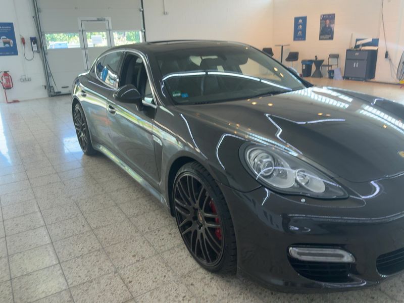Porsche Panamera Turbo — zdjęcie 8