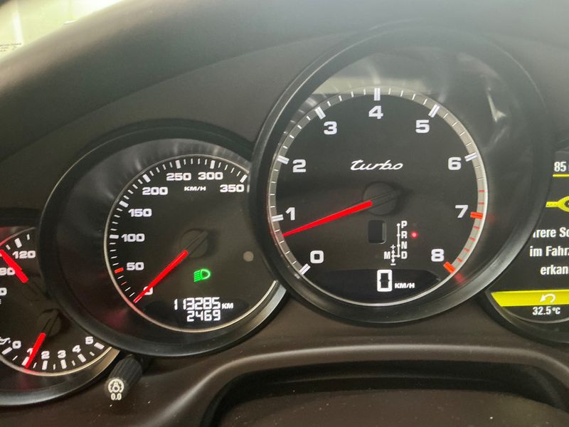 Porsche Panamera Turbo — zdjęcie 13