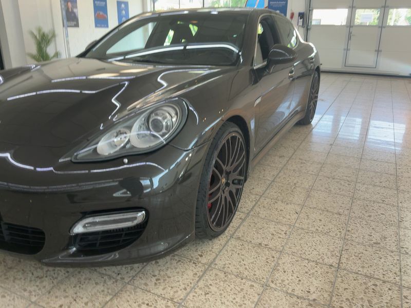 Porsche Panamera Turbo — zdjęcie 2