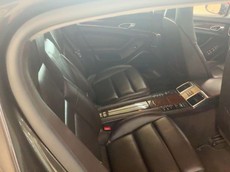Porsche Panamera Turbo — zdjęcie 14