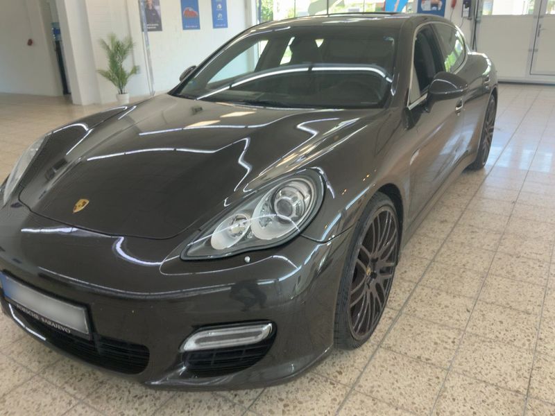 Porsche Panamera Turbo