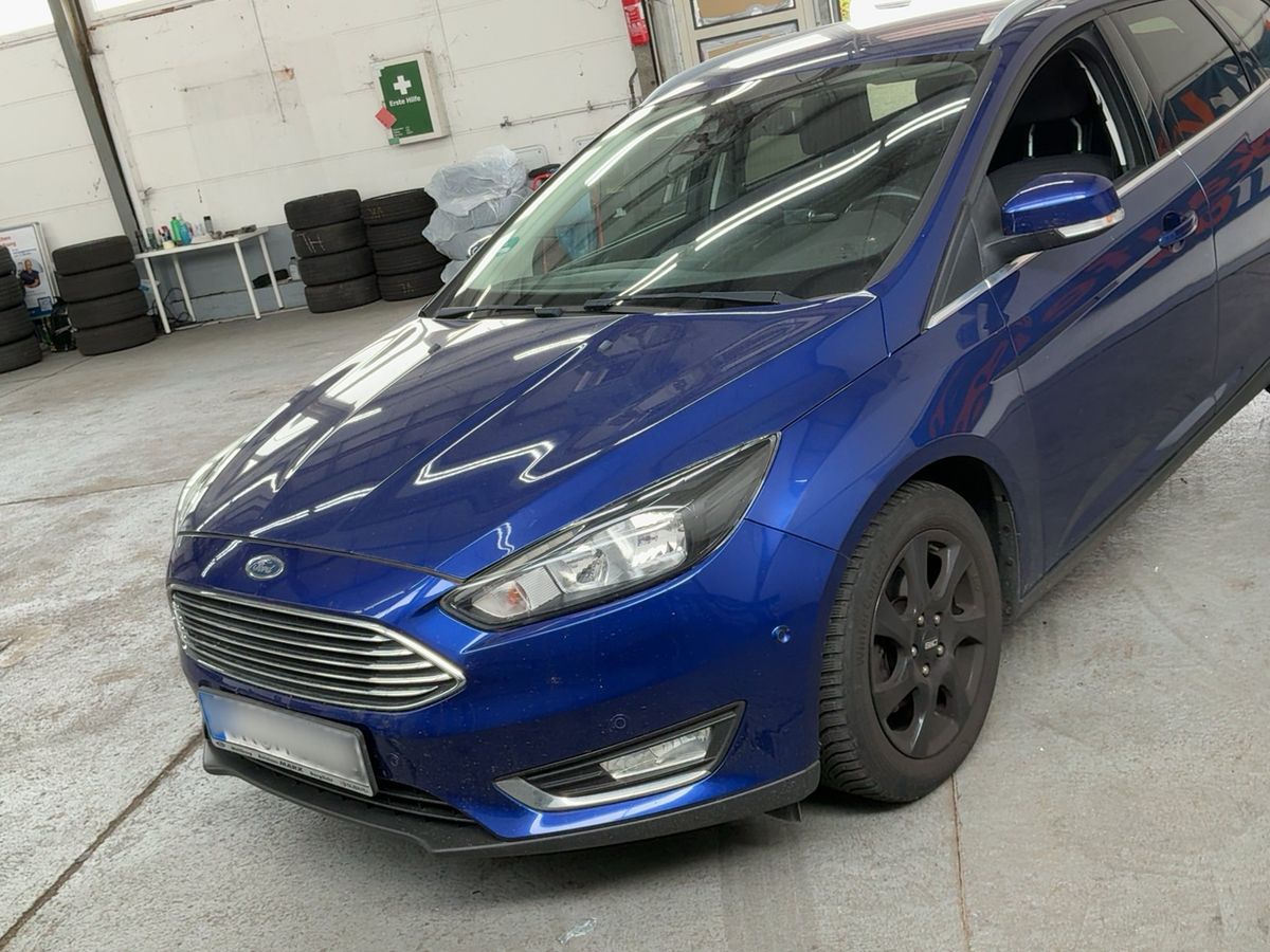 Ford Focus 2018 — photo 1