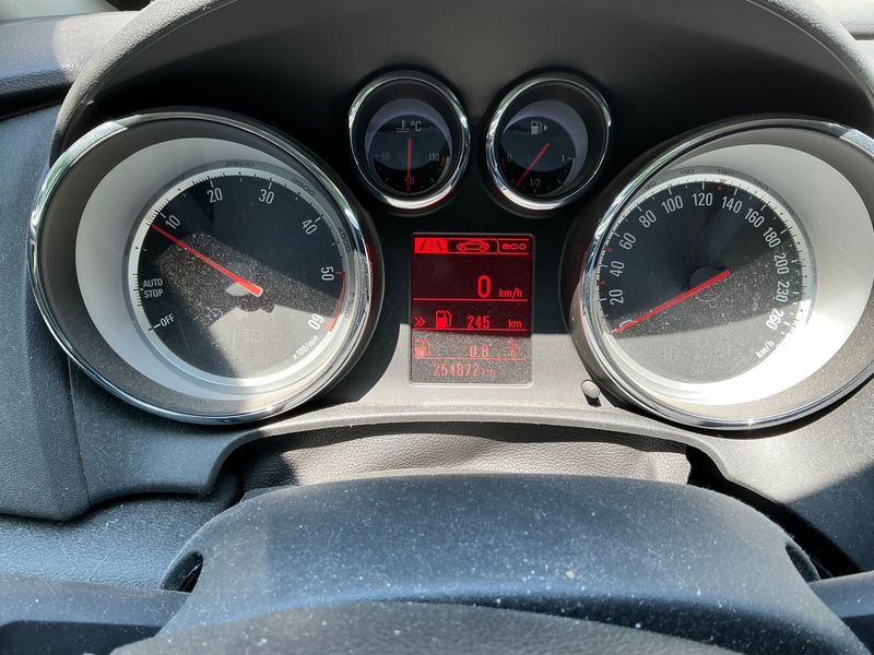 Opel Astra GTC 2.0 CDTI Innovation — zdjęcie 4