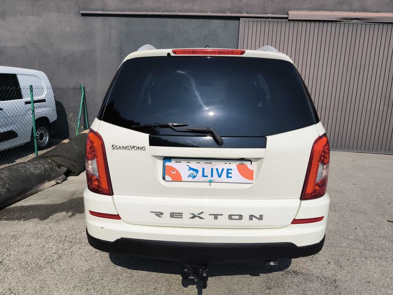 Ssangyong Rexton 2.0 TD Limited 4WD — zdjęcie 4