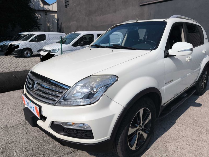 Ssangyong Rexton 2.0 TD Limited 4WD — zdjęcie 2