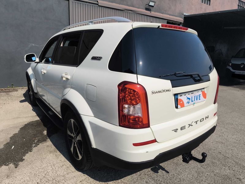 Ssangyong Rexton 2.0 TD Limited 4WD — zdjęcie 3