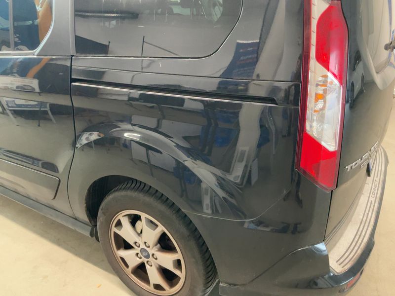 Ford Grand Tourneo Connect 1.6 TDCi Titanium — zdjęcie 3