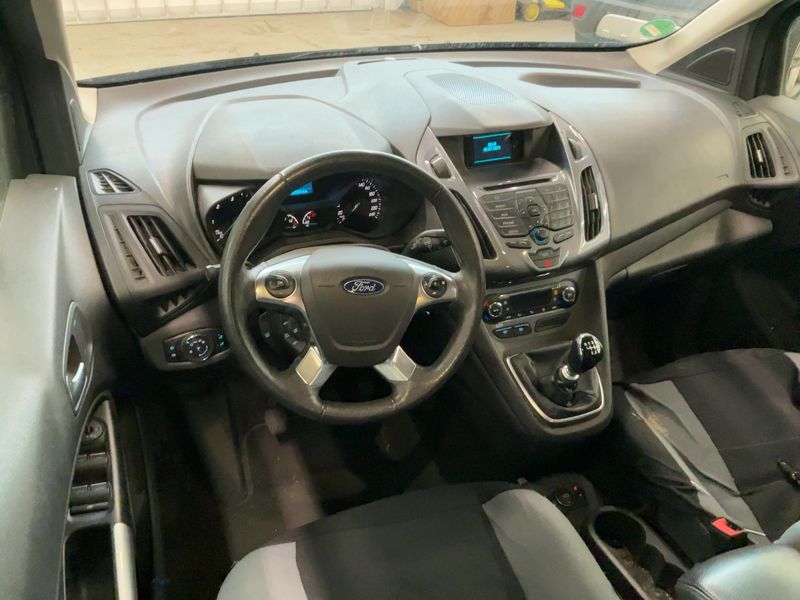 Ford Grand Tourneo Connect 1.6 TDCi Titanium — zdjęcie 12