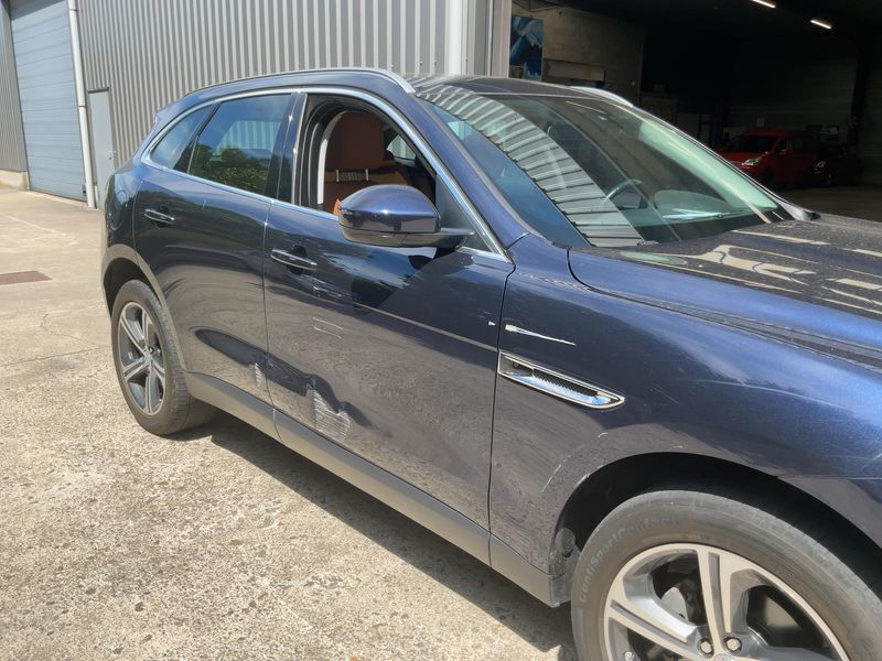 Jaguar F-Pace 20d Portfolio AWD — zdjęcie 8