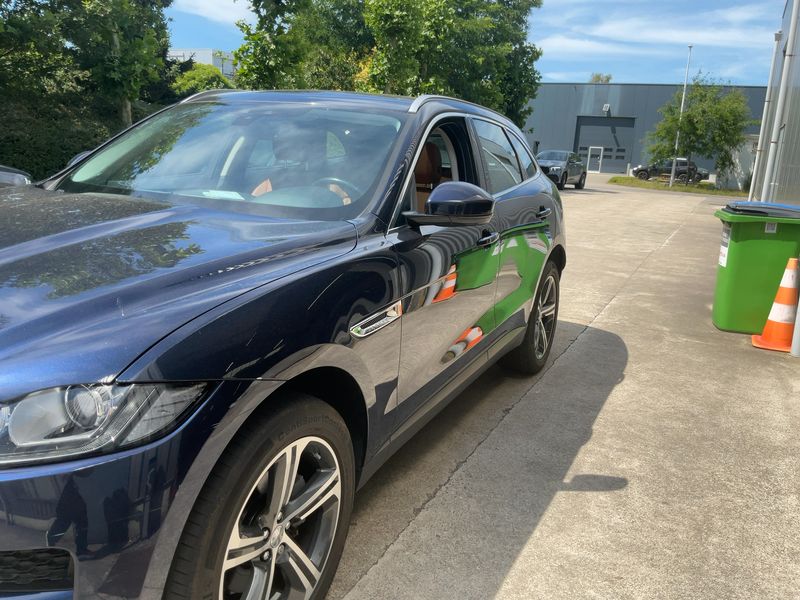 Jaguar F-Pace 20d Portfolio AWD — zdjęcie 2