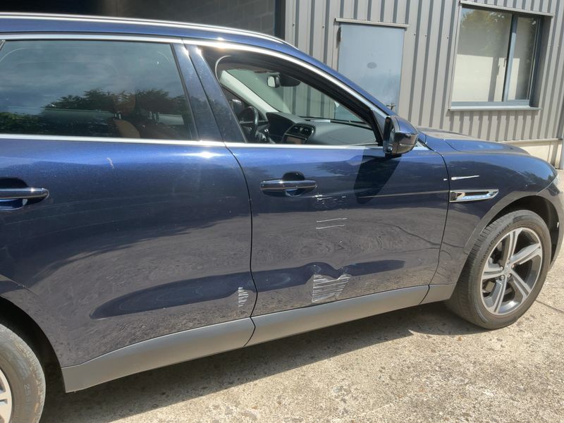 Jaguar F-Pace 20d Portfolio AWD — zdjęcie 7