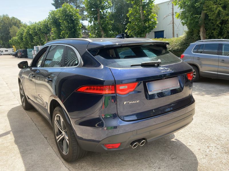 Jaguar F-Pace 20d Portfolio AWD — zdjęcie 3