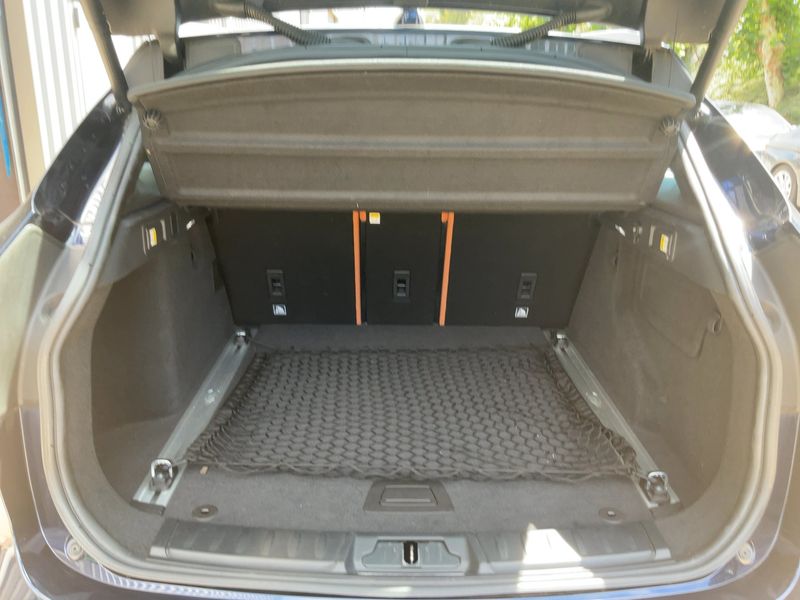 Jaguar F-Pace 20d Portfolio AWD — zdjęcie 10