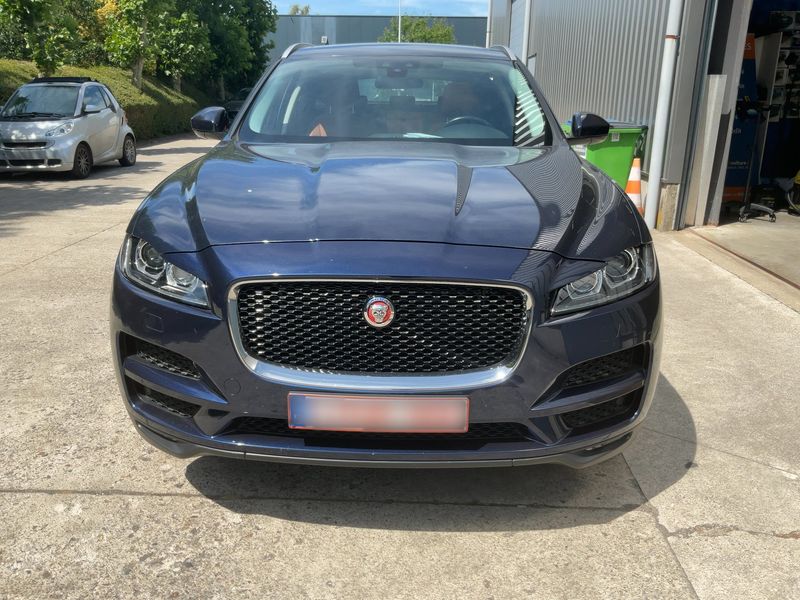 Jaguar F-Pace 20d Portfolio AWD — zdjęcie 9