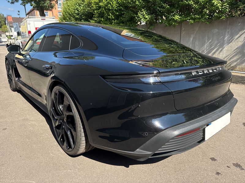Porsche Taycan Basis — zdjęcie 3