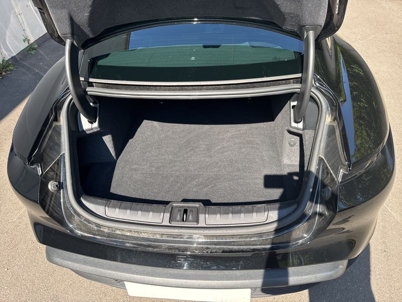 Porsche Taycan Basis — zdjęcie 9
