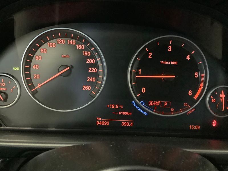 BMW 5er 520d xDrive — zdjęcie 13