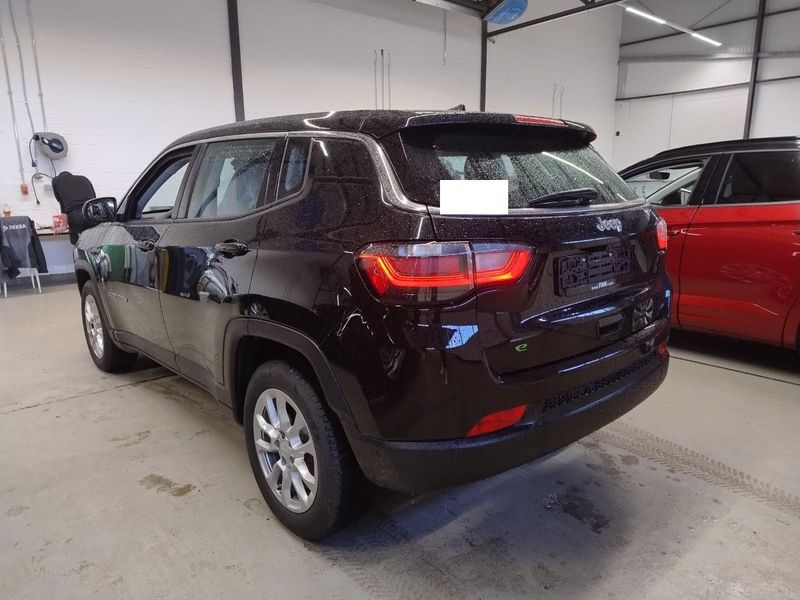 Jeep Compass 1.5 GSE T4 e-Hybrid Altitude — zdjęcie 2