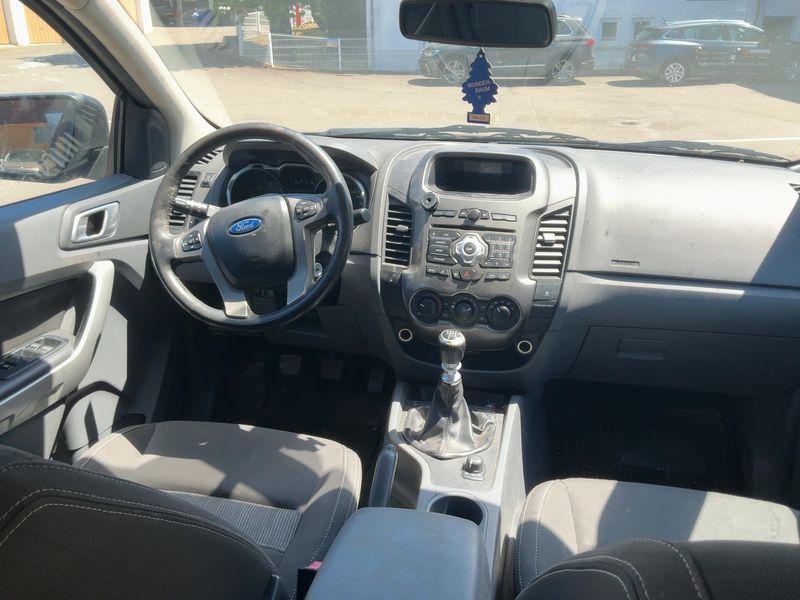 Ford Ranger 2.2 TDCi Doppelkabine 4x4 XLT — zdjęcie 12
