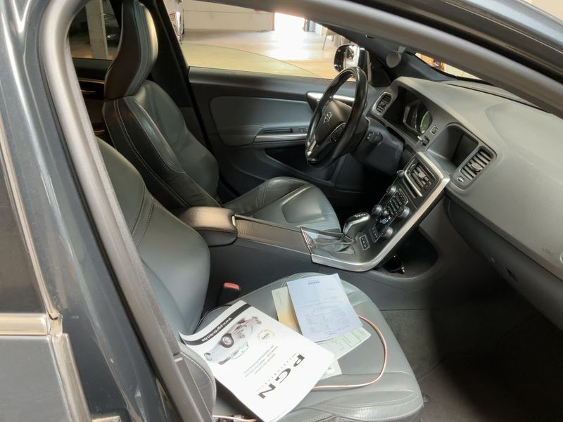 Volvo V60 2.4 D6 Plug-in Hybrid Summum AWD 2014 – снимка 17