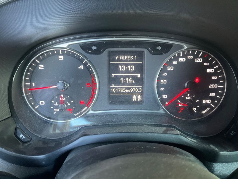 Audi A1 1.6 TDI Ambiente — zdjęcie 13