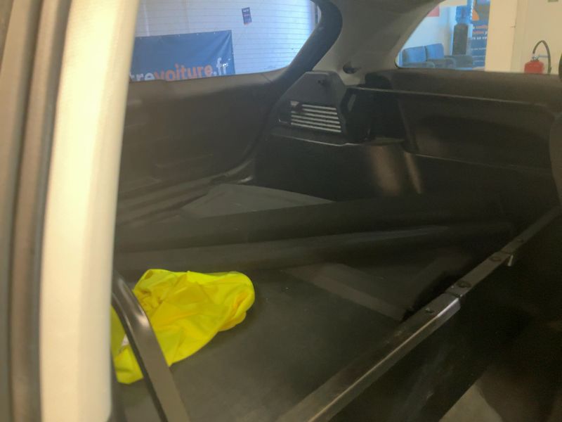 Audi A1 1.6 TDI Ambiente — zdjęcie 14